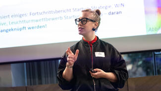 Eröffnung des Netzwerktreffens und Warm-up (Foto: Jürgen Aloisius Morgenroth)