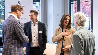 Eröffnung des Netzwerktreffens und Warm-up (Foto: Jürgen Aloisius Morgenroth)